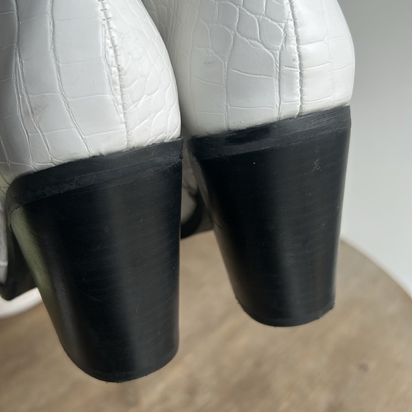 ASOS White Croc-Embossed Western Style Pointy Toe Cowboy Ankle Boots Size 6 - Picture 5 of 16